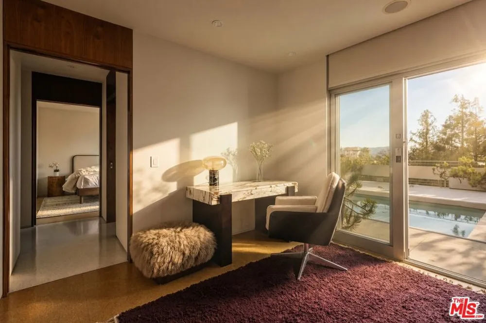 3201 Oakley Drive Los Angeles, CA 90068