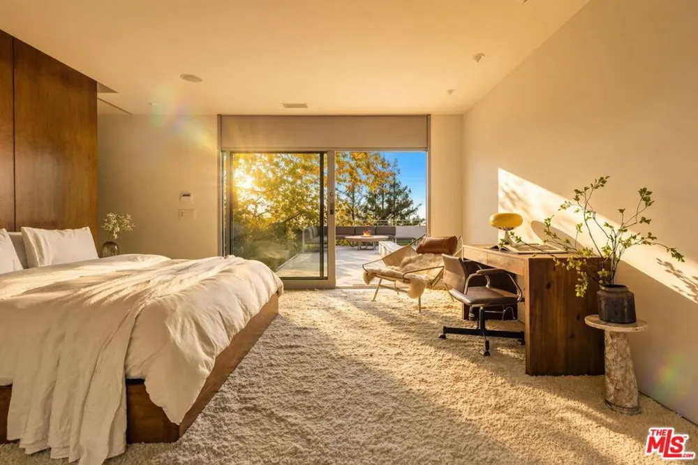 3201 Oakley Drive Los Angeles, CA 90068