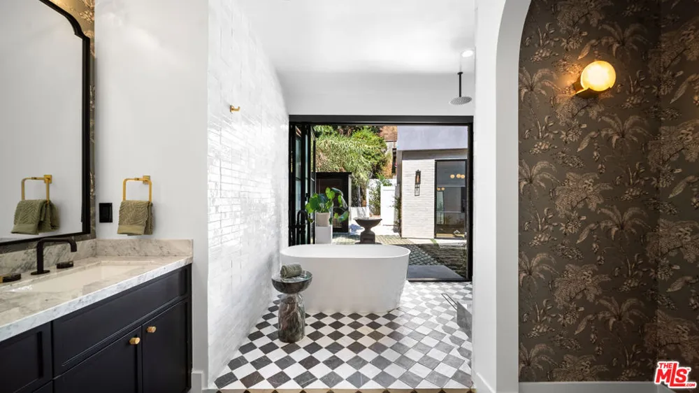 1914 Laurel Canyon Boulevard Los Angeles, CA 90046