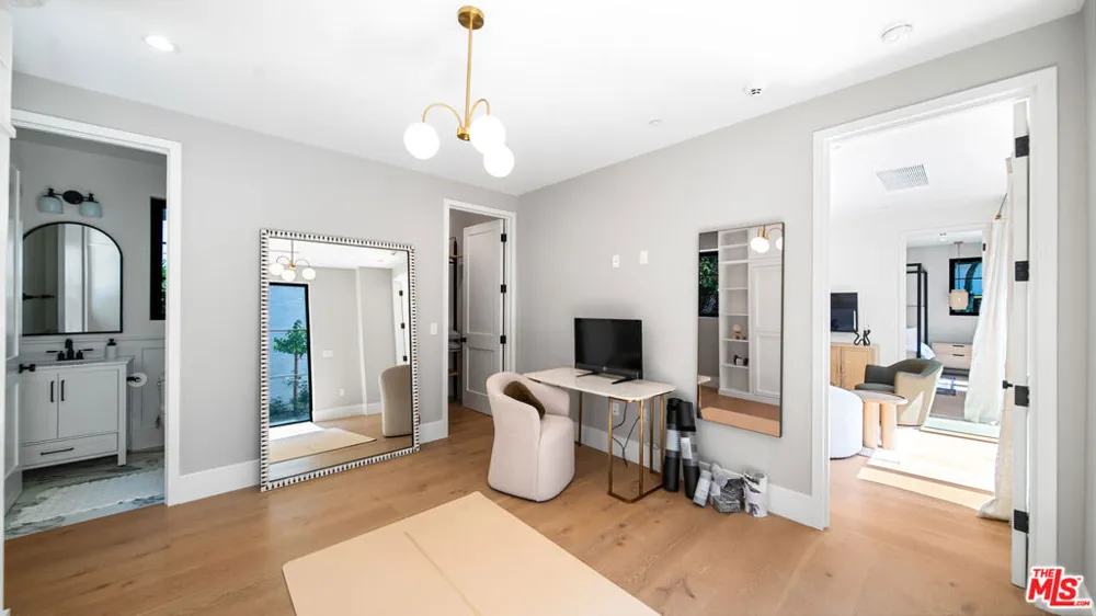 1914 Laurel Canyon Boulevard Los Angeles, CA 90046
