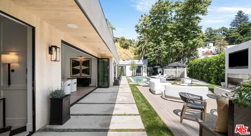 1914 Laurel Canyon Boulevard Los Angeles, CA 90046