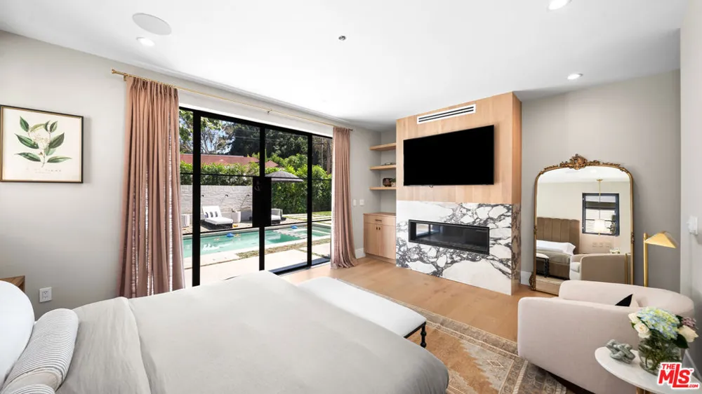 1914 Laurel Canyon Boulevard Los Angeles, CA 90046