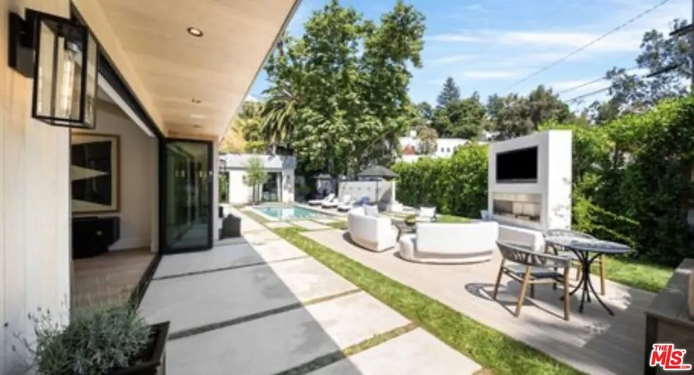 1914 Laurel Canyon Boulevard Los Angeles, CA 90046