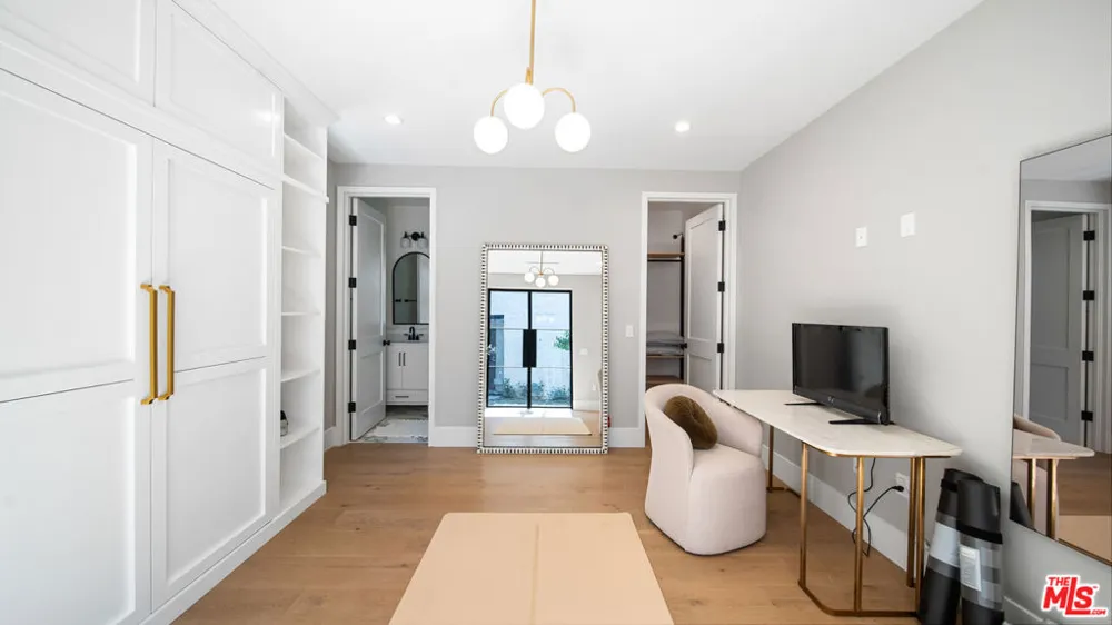 1914 Laurel Canyon Boulevard Los Angeles, CA 90046