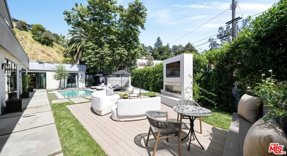 1914 Laurel Canyon Boulevard Los Angeles, CA 90046