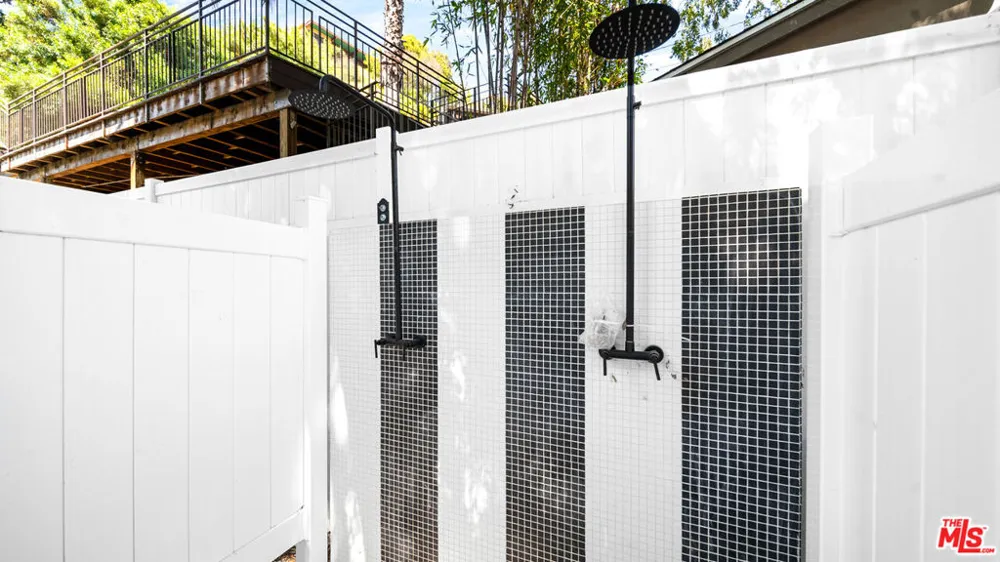 1914 Laurel Canyon Boulevard Los Angeles, CA 90046
