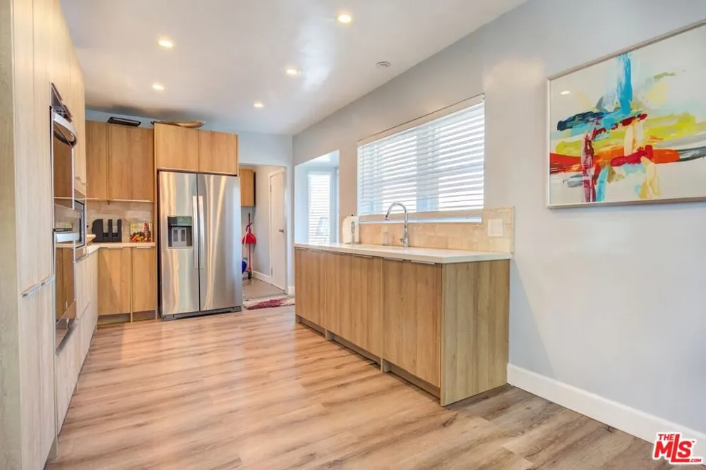 9001 S 5TH AVENUE Inglewood, CA 90305