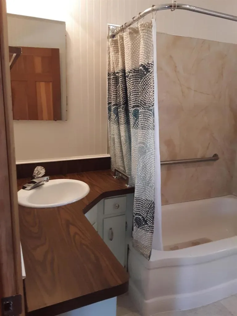 2617 C St Julian, CA 92036
