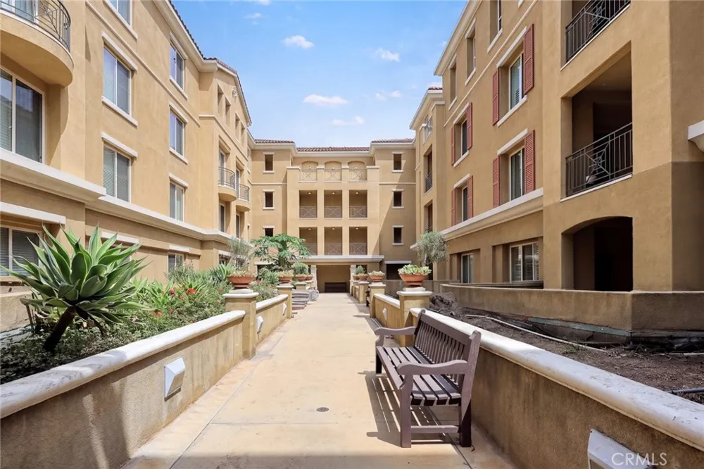 128 Oak Knoll #206 Pasadena, CA 91101