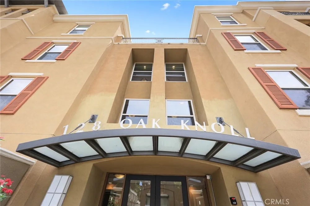 128 Oak Knoll #206 Pasadena, CA 91101