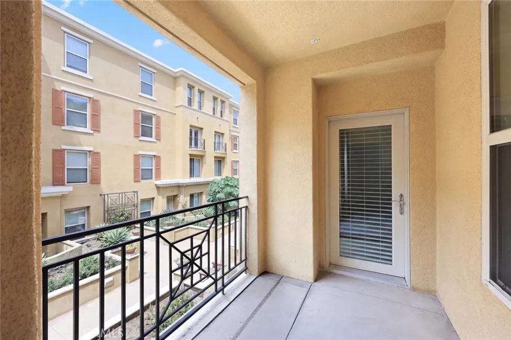 128 Oak Knoll #206 Pasadena, CA 91101