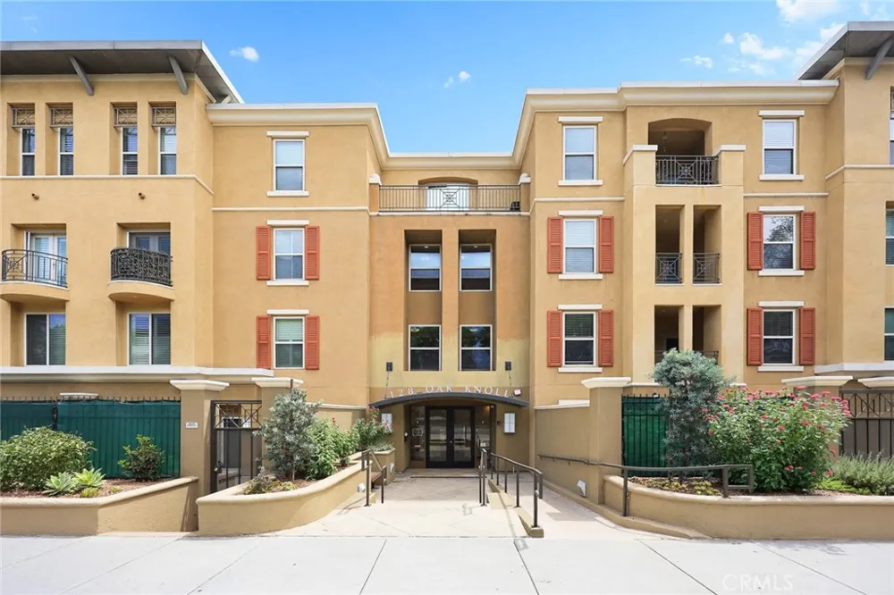 128 Oak Knoll #206 Pasadena, CA 91101