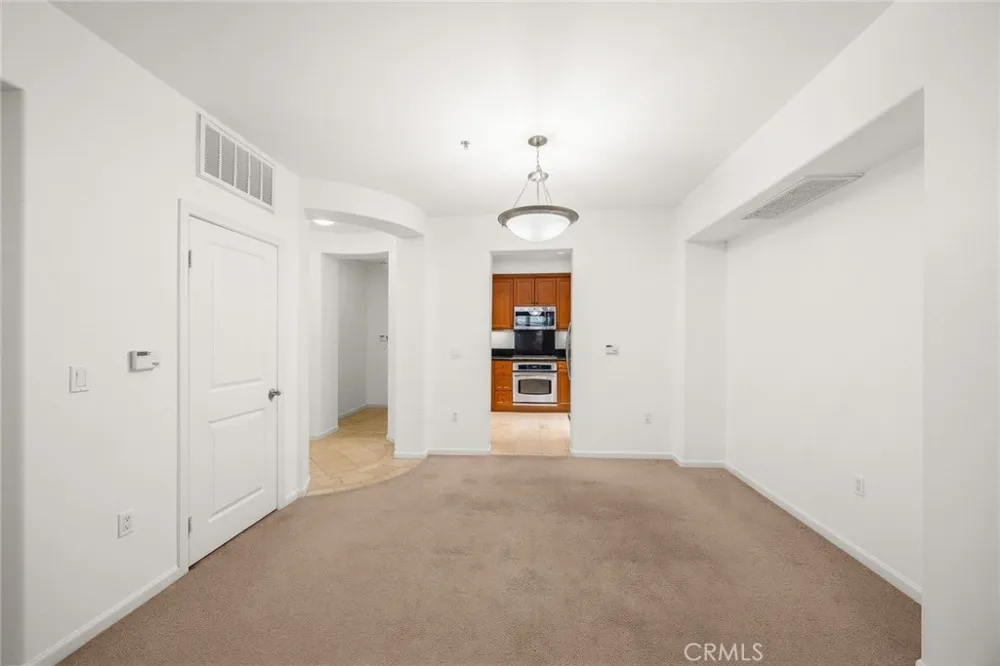 128 Oak Knoll #206 Pasadena, CA 91101