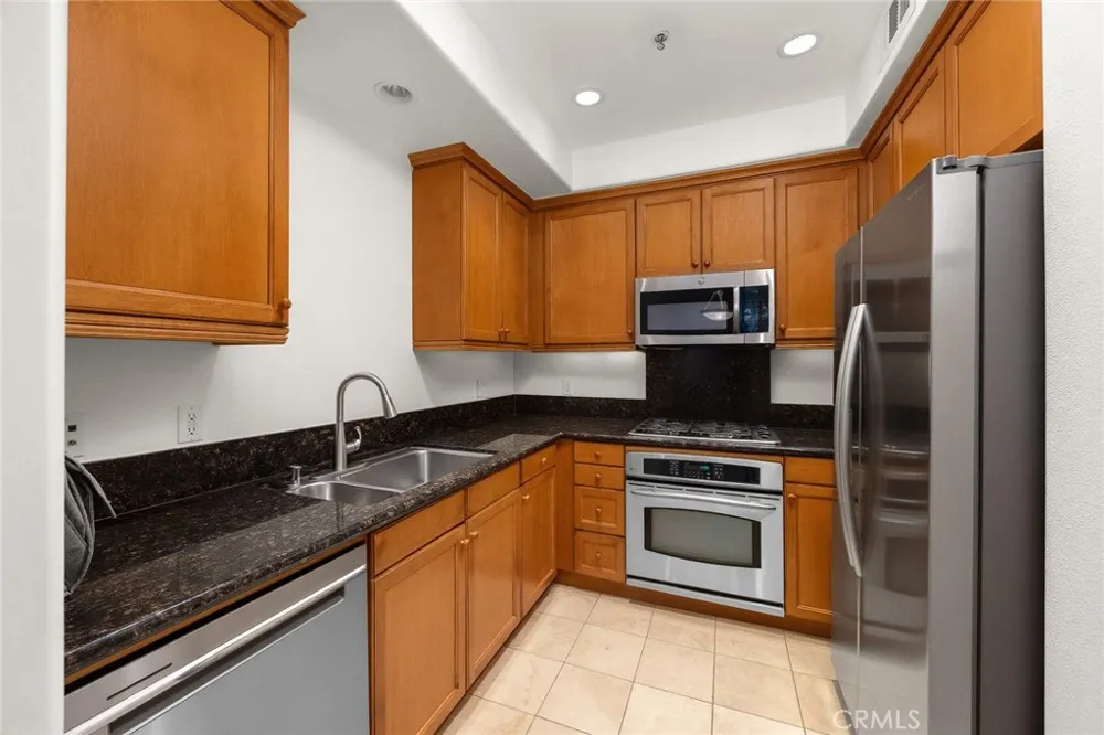 128 Oak Knoll #206 Pasadena, CA 91101