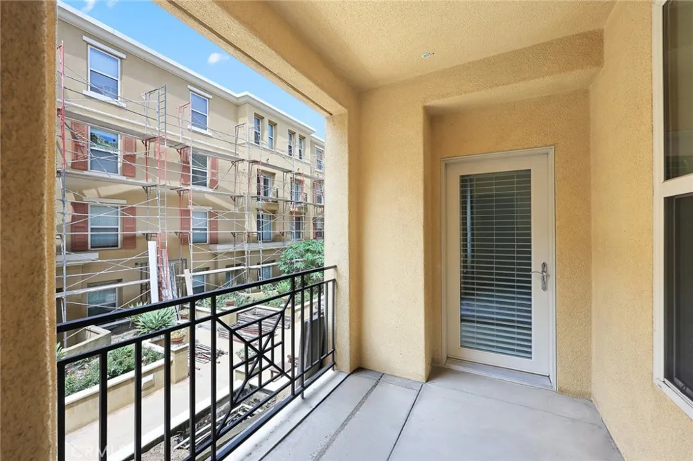 128 Oak Knoll #206 Pasadena, CA 91101