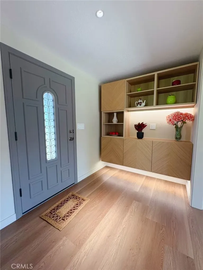 883 E Leadora Glendora, CA 91741