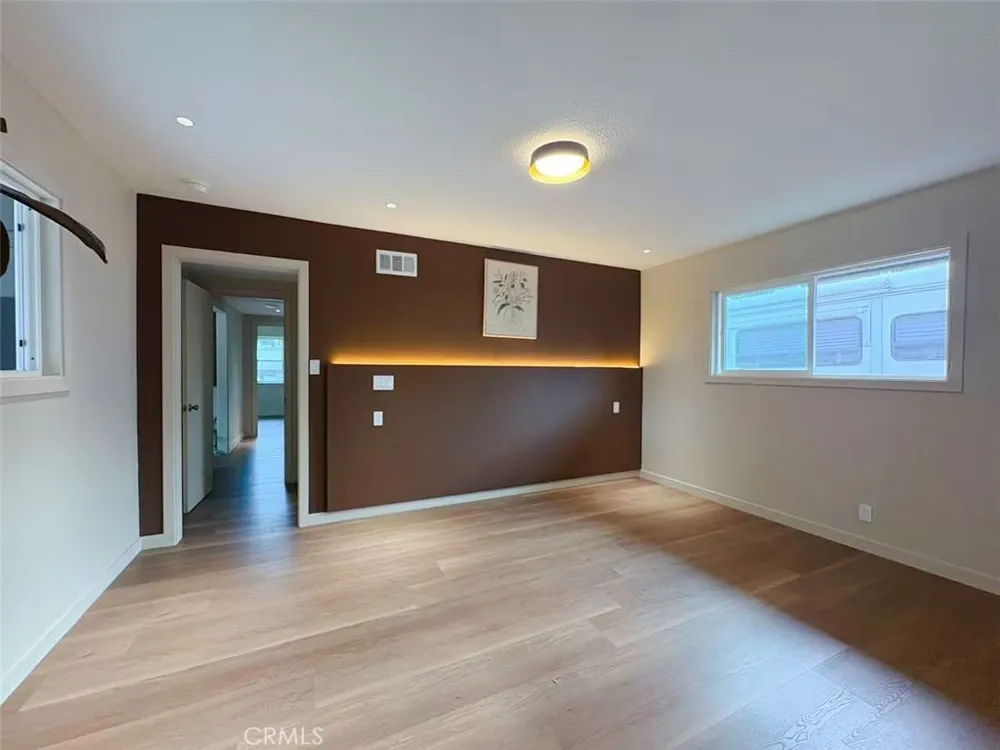 883 E Leadora Glendora, CA 91741