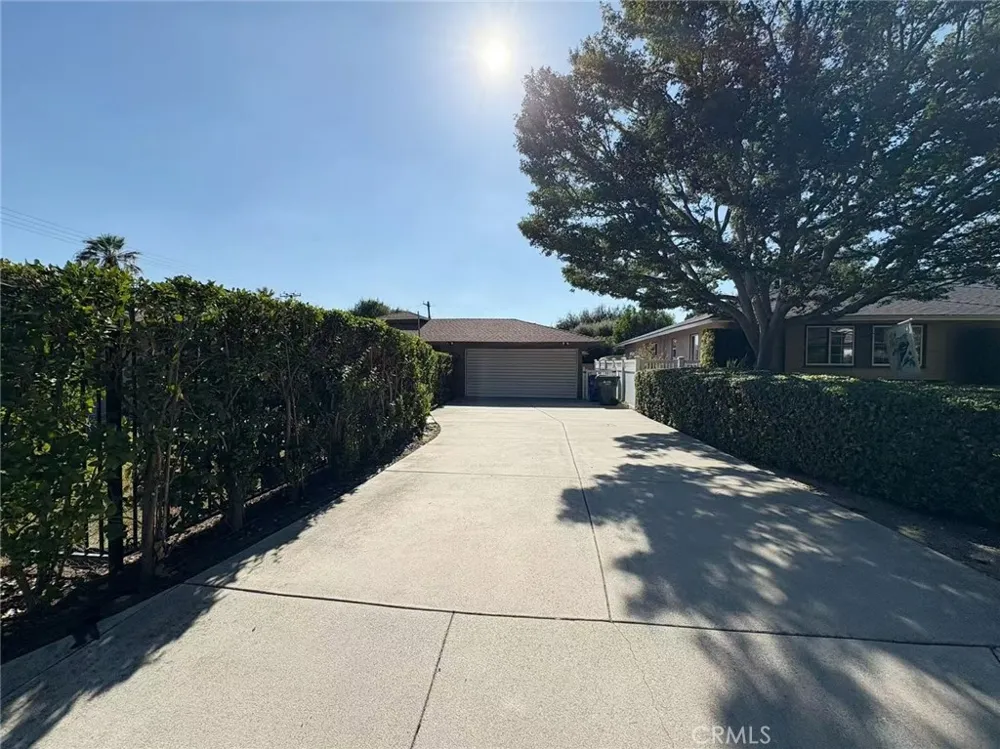 883 E Leadora Glendora, CA 91741