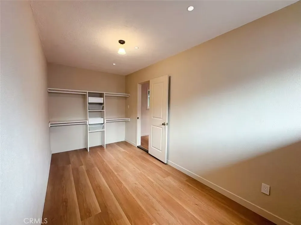883 E Leadora Glendora, CA 91741