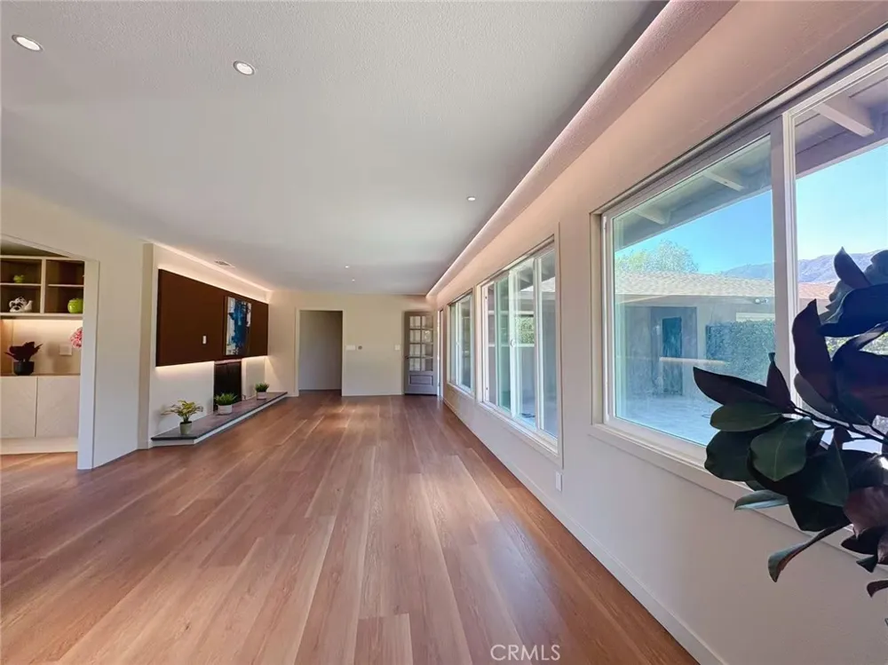 883 E Leadora Glendora, CA 91741