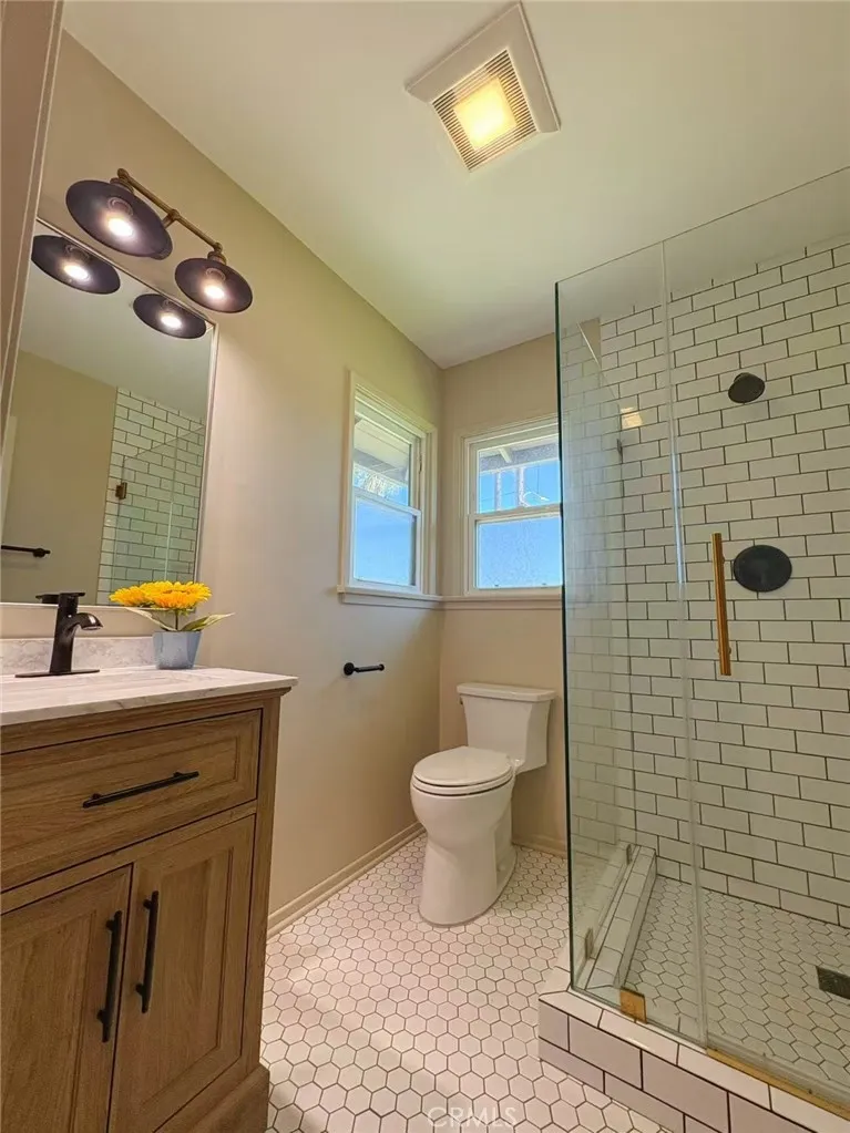 883 E Leadora Glendora, CA 91741