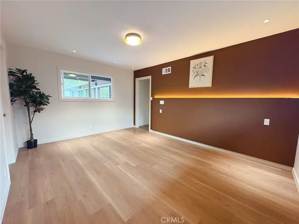 883 E Leadora Glendora, CA 91741