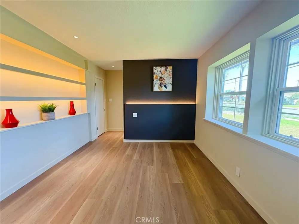 883 E Leadora Glendora, CA 91741