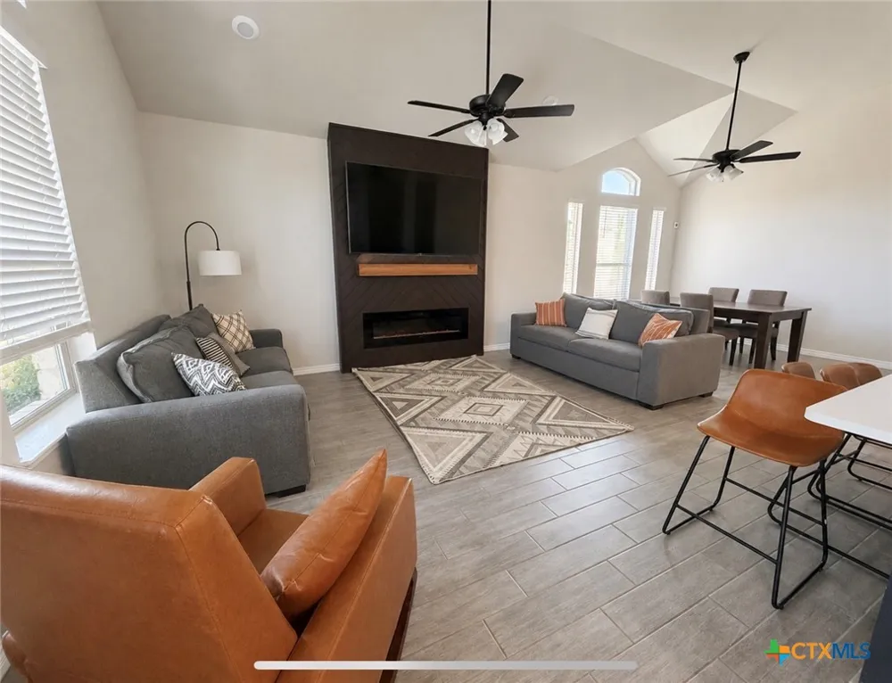 1756 Meadow Crest Drive Salado, TX 76571