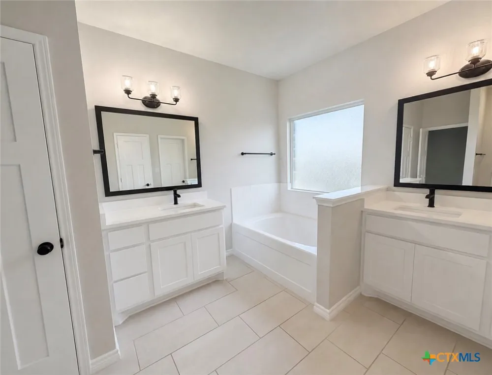1756 Meadow Crest Drive Salado, TX 76571