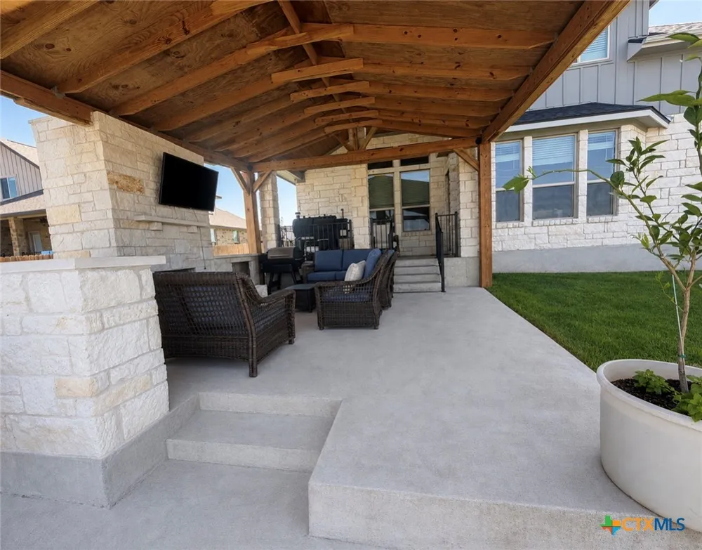 1756 Meadow Crest Drive Salado, TX 76571
