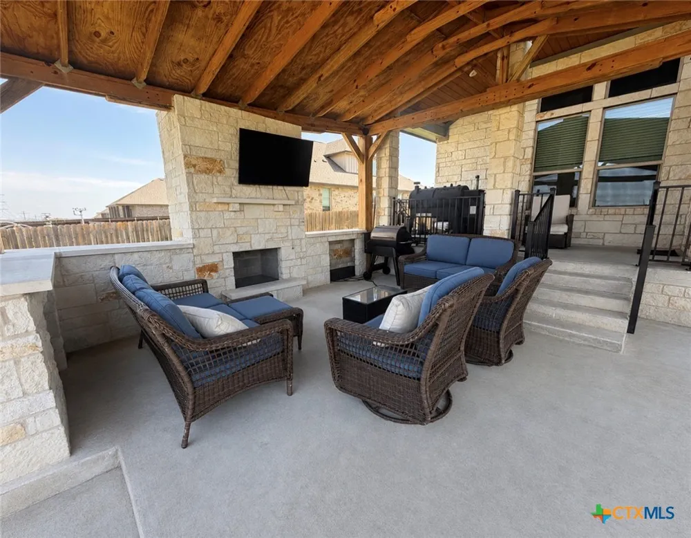 1756 Meadow Crest Drive Salado, TX 76571