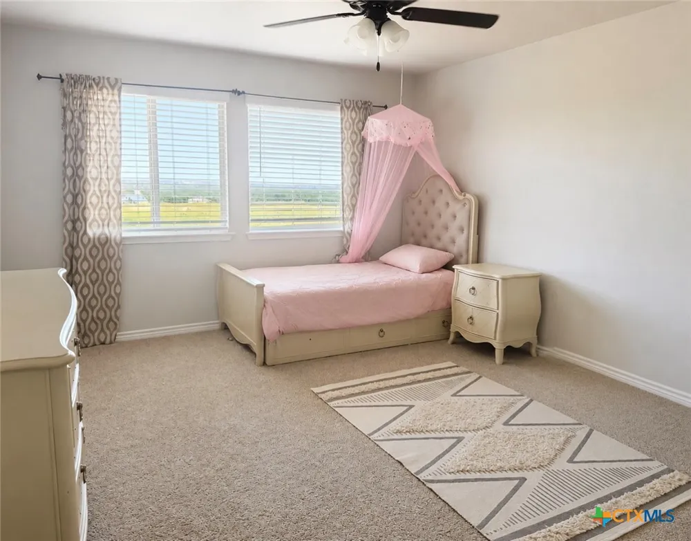 1756 Meadow Crest Drive Salado, TX 76571