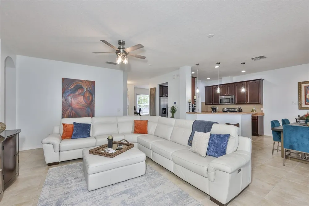 823 SEMINOLE SKY DRIVE Ruskin, FL 33570