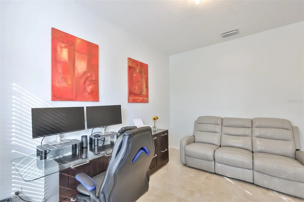 823 SEMINOLE SKY DRIVE Ruskin, FL 33570