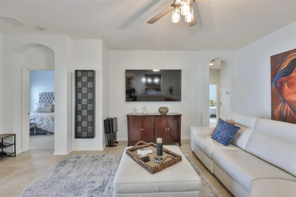 823 SEMINOLE SKY DRIVE Ruskin, FL 33570