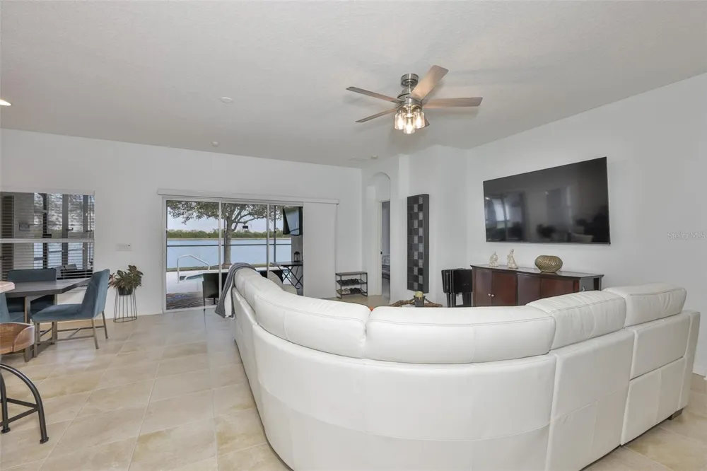823 SEMINOLE SKY DRIVE Ruskin, FL 33570