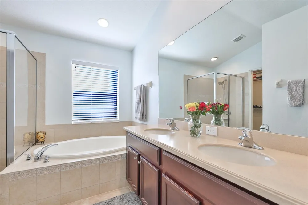 823 SEMINOLE SKY DRIVE Ruskin, FL 33570