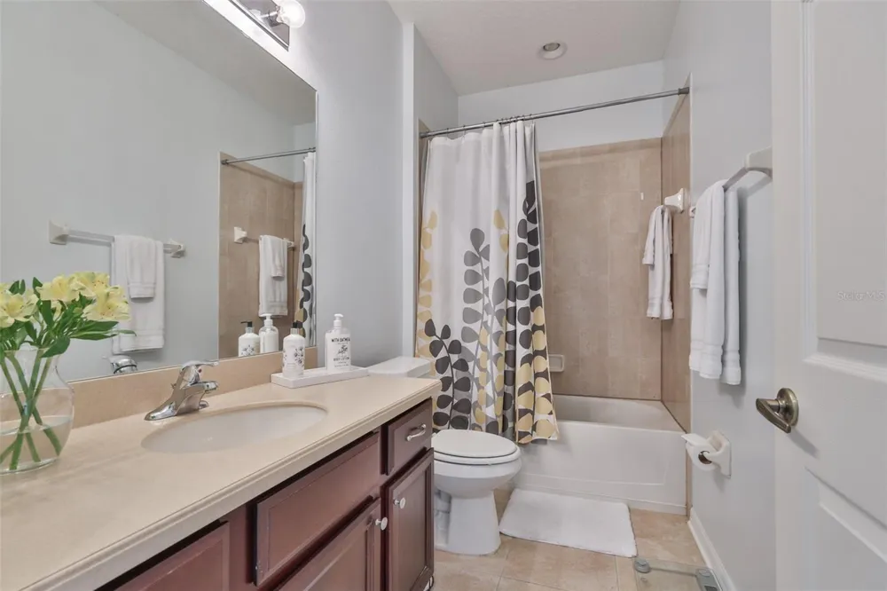 823 SEMINOLE SKY DRIVE Ruskin, FL 33570