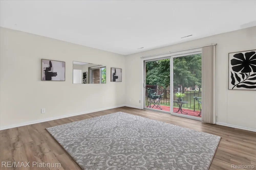 407 W Highland Road #3 Howell City, MI 48843