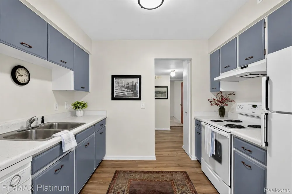 407 W Highland Road #3 Howell City, MI 48843