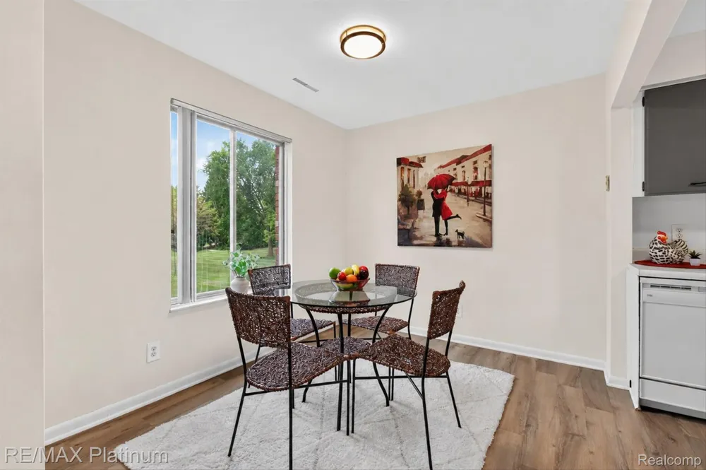 407 W Highland Road #3 Howell City, MI 48843