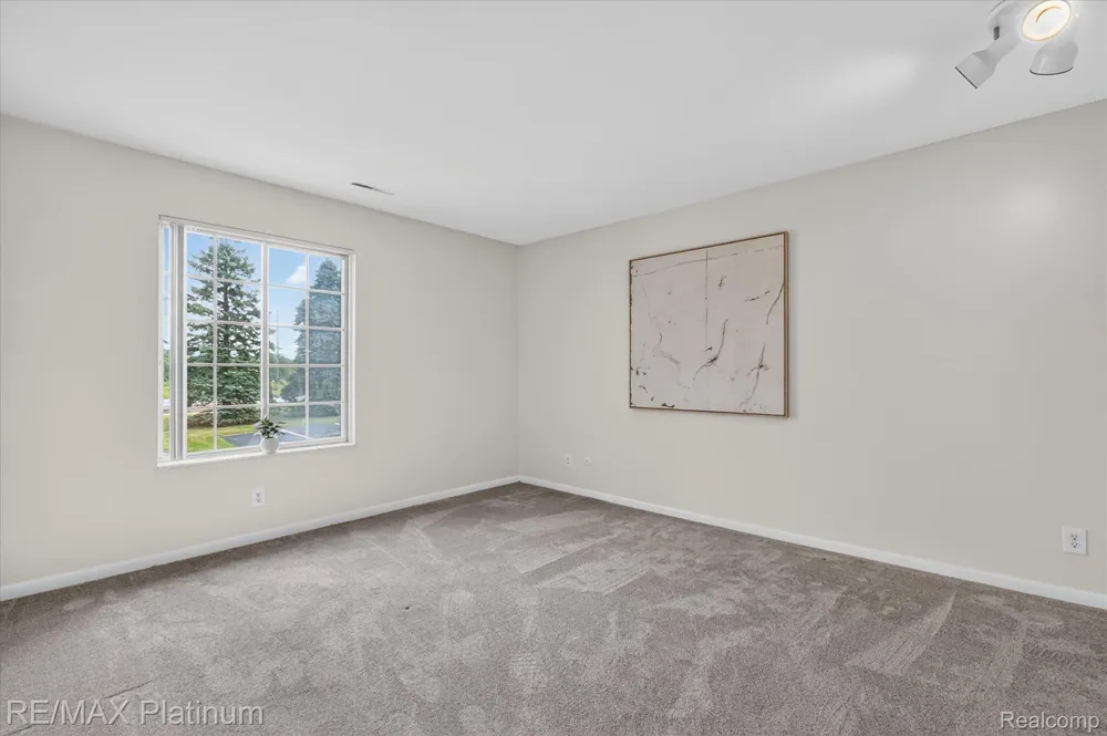 407 W Highland Road #3 Howell City, MI 48843