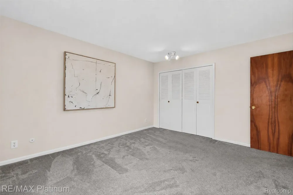 407 W Highland Road #3 Howell City, MI 48843
