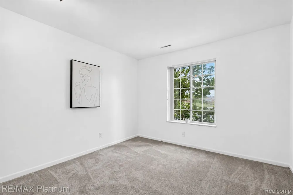 407 W Highland Road #3 Howell City, MI 48843