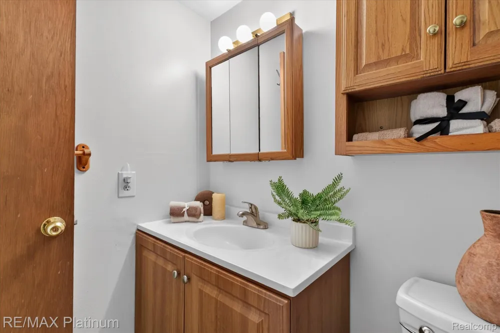 407 W Highland Road #3 Howell City, MI 48843