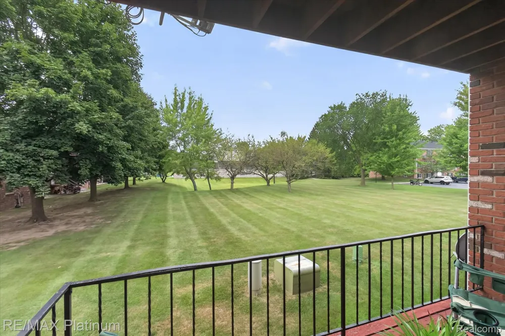 407 W Highland Road #3 Howell City, MI 48843