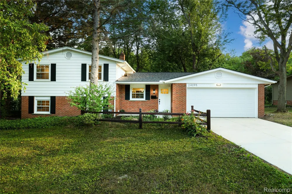 24095 Farmington Road Farmington City, MI 48336