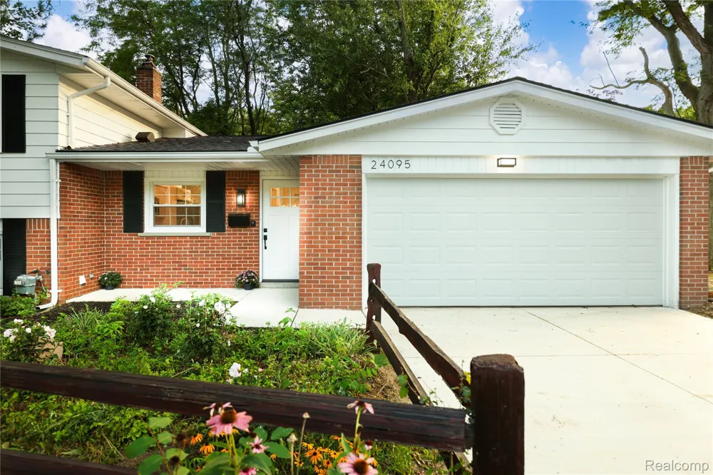 24095 Farmington Road Farmington City, MI 48336