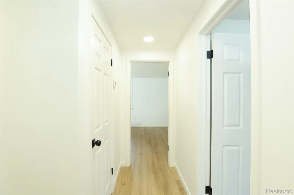 24095 Farmington Road Farmington City, MI 48336