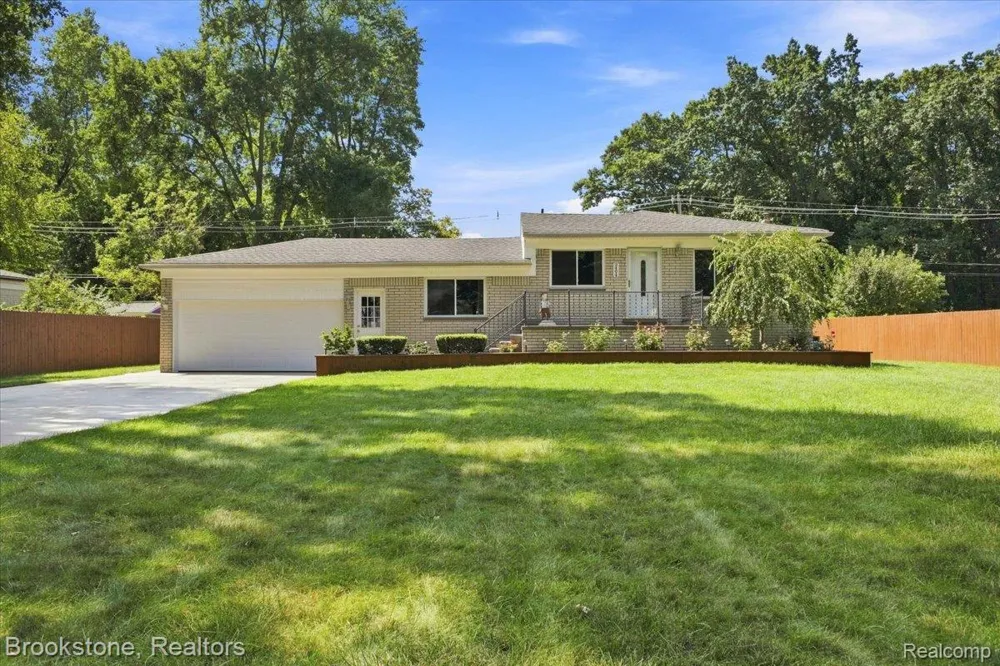 2494 Frankson Avenue Rochester Hills City, MI 48307